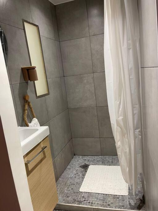 Logement Moderne Avec Jacuzzi Aubervilliers Eksteriør billede