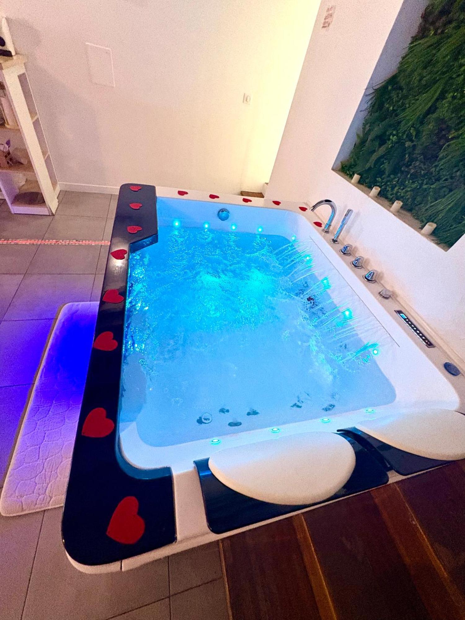 Logement Moderne Avec Jacuzzi Aubervilliers Eksteriør billede